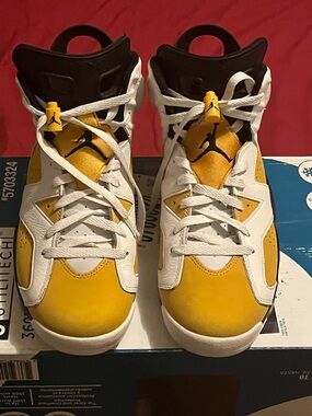 Jordan Men Yellow and White High-Top Sneakers